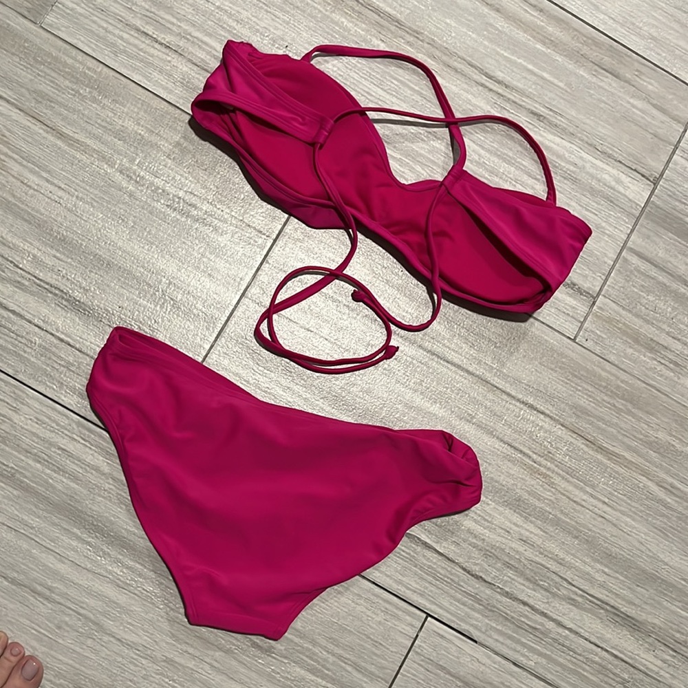 Bikini - Picture 6 of 7
